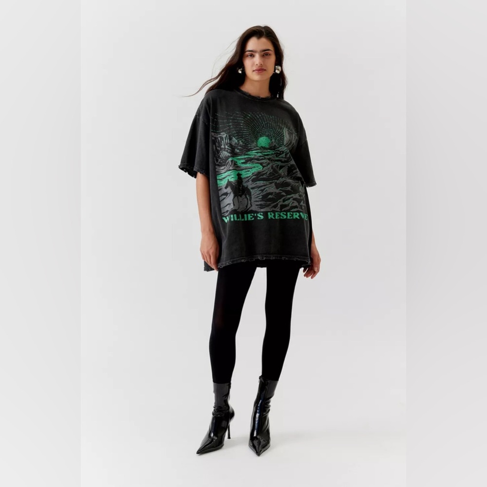 Urban Outfitters Willie's Reserve Cowboy Distressed Tee - Picture 2 of 7